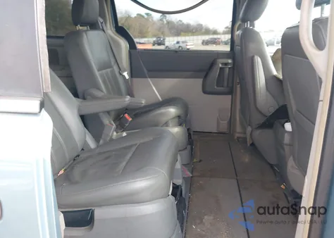 2008 Chrysler Town & Country Touring z USA, uszkodzony, nr VIN 2A8HR54P88R626533